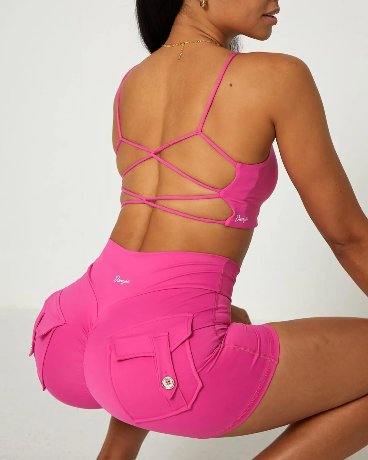 Danysu Backless Sports Bra Soft Workout Tops with Removable Padded Yoga Training Bras Strappy Going Out Top